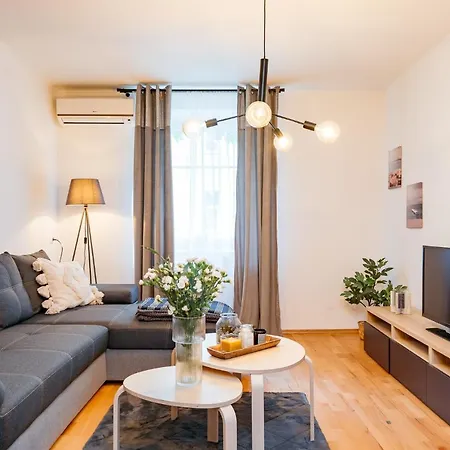 Cosy - Loftaffair Lägenhet *